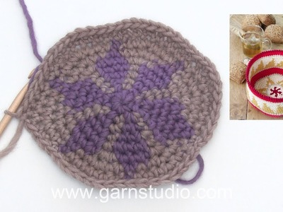 How to work double crochet in the round with 2 colors.