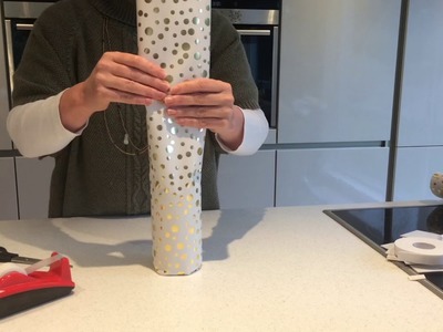 How to gift wrap a wine bottle - fan top