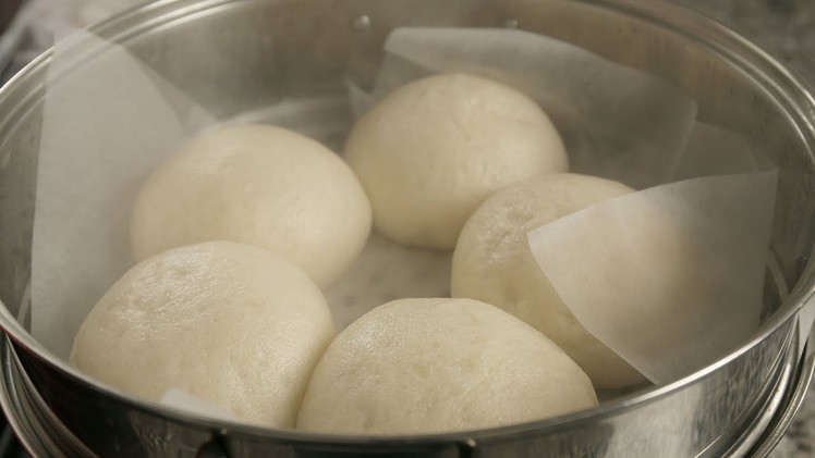 Fluffy steamed buns filled with sweet red beans (Jjinppang: 찐빵)
