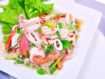 Spicy Glass Noodle Salad - Yum Woon Sen (ยำวุ้นเส้น)