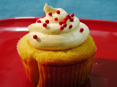 Eggless Vanilla cupcake (with Butter Cream Icing)