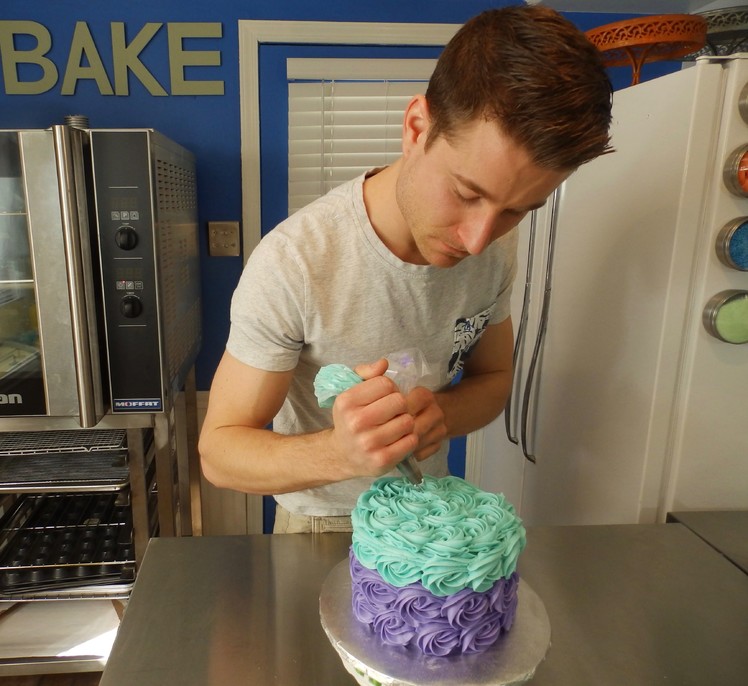 How to make a rosette swirl smash cake