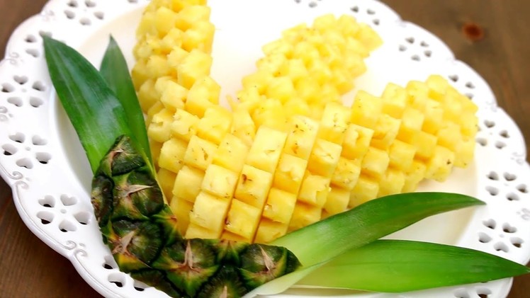 Art In Pineapple Garnish | Fruit Carving | Pineapple Food Art | Party Garnishing
