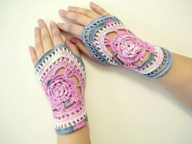 ( Crochet ) Ladies fingerless gloves.