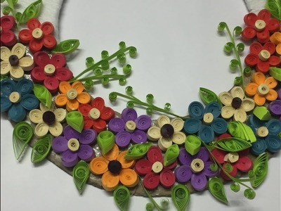 DIY : Wall hanging from yarn and quilling flowers. Quilled wreath