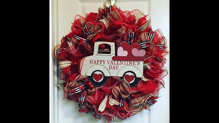 How to make an Valentines Truck Wreath wtih PoufRuffle method