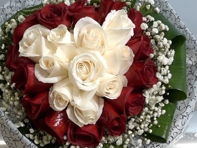 Making Heart Shaped Rose Bouquet