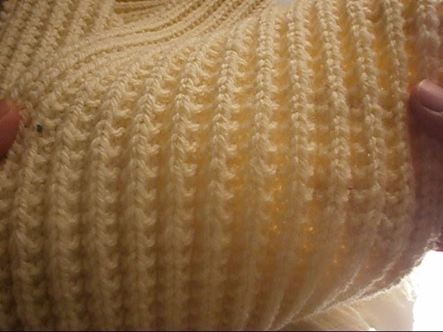 Easy and beautiful knitted pattern.