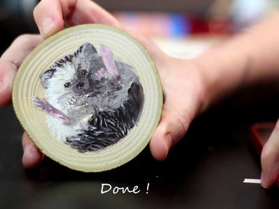 Painting a little Hedgehog - Acrylic on wood