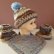 Hand knit Baby hat, bib and booties set