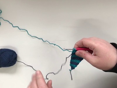Switching colours in Crochet Between The Lines