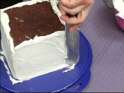 Cake Decoration Tips : How to Smooth Cake Frosting