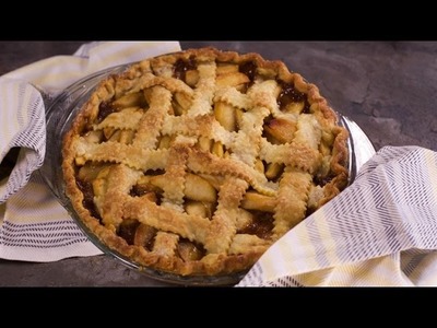 The Perfect Caramel Apple Pie for the Holiday Season