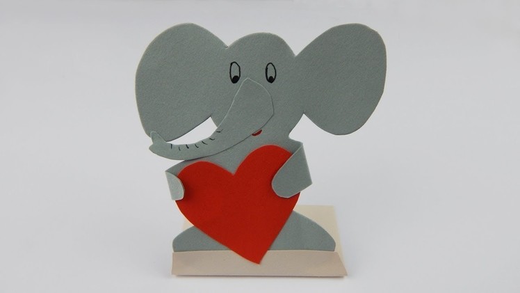 Elephant with heart DIY papercraft Valentines Day gift Elefant mit Herz Valentinstag