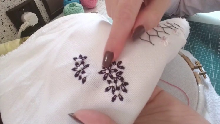 Lazy daisy stitch -hand embroidery تطريز يدوي كلاسيكي