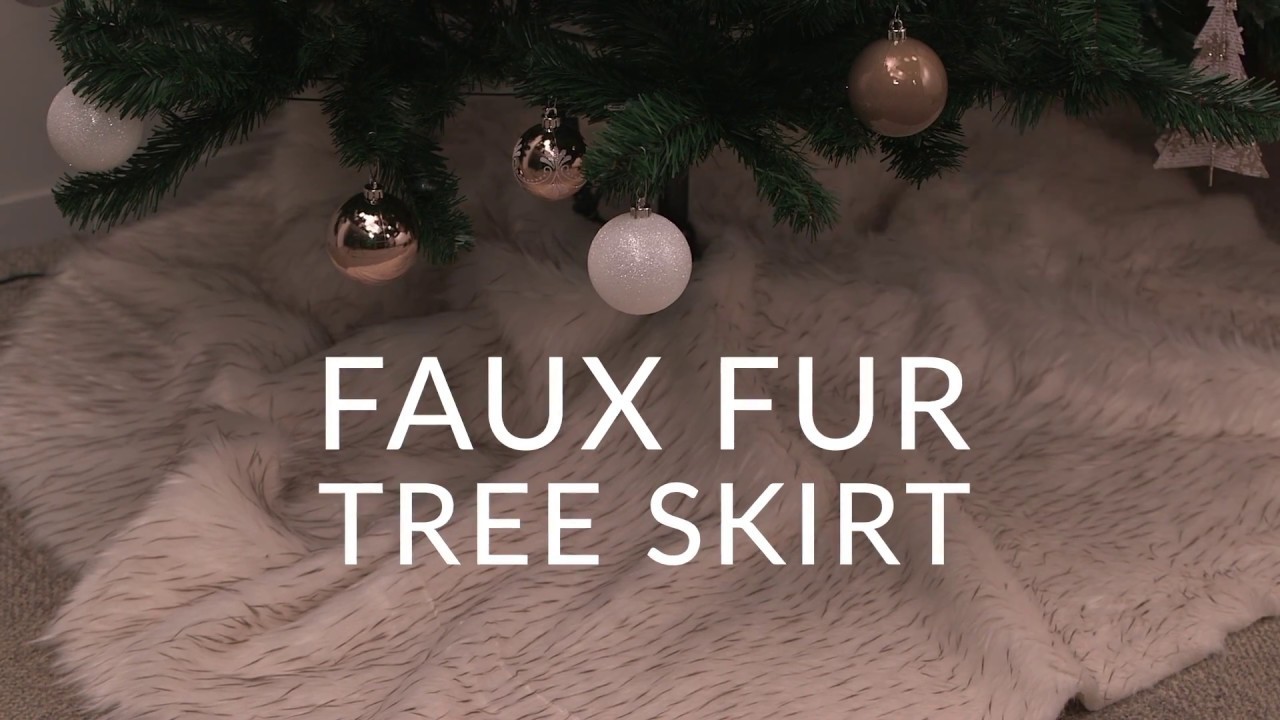 How to Make a DIY Faux Fur Tree Skirt