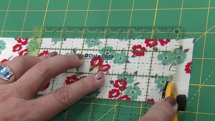 Pat Sloan's trimming trick: how to make sure fabric is cut straight