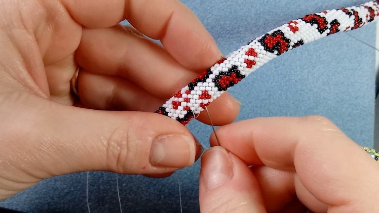 Replacing a bead: how to break and stitch a new bead in peyote(1)