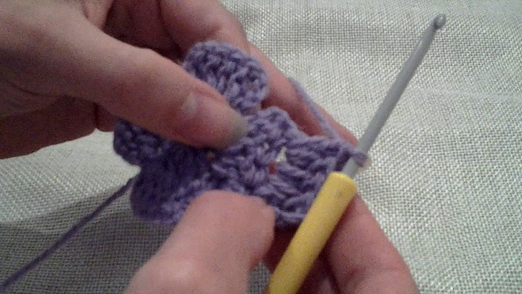 Tumbling Blocks Get Square (var01) Crochet Blanket - Round 3 demonstrated