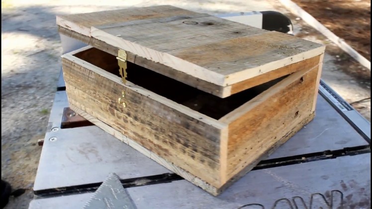 Building another wooden box from a pallet