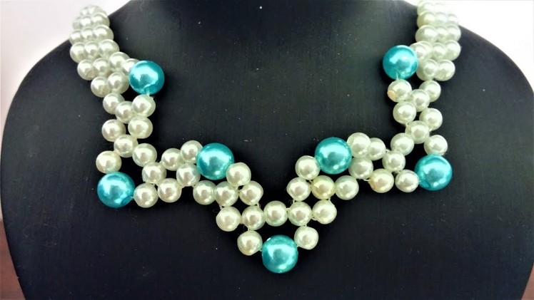 Easy and elegant DIY necklace.  How to make a necklace with pearl beads.