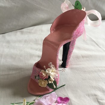 Hand crafted high heel shoe cake topper