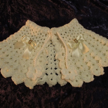 Victorian Style Capelet/Prom Cape Cream (10-teen Size)