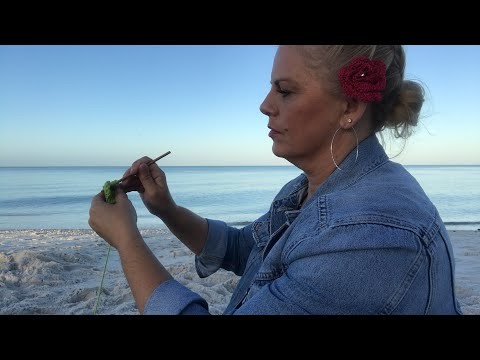 Yarn on the Beach 060 how to crochet a lucky clover step by step
