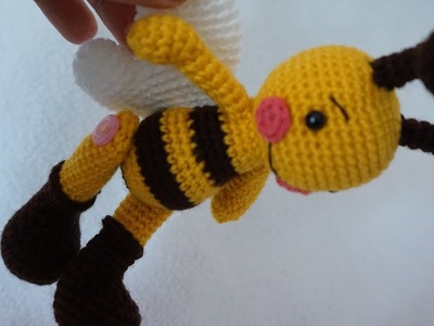 Bumble bee crochet. amigurumi bee
