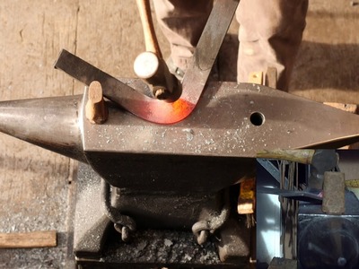 "How to forge" Bend Flat Bar the Hard way using the Easy way. 