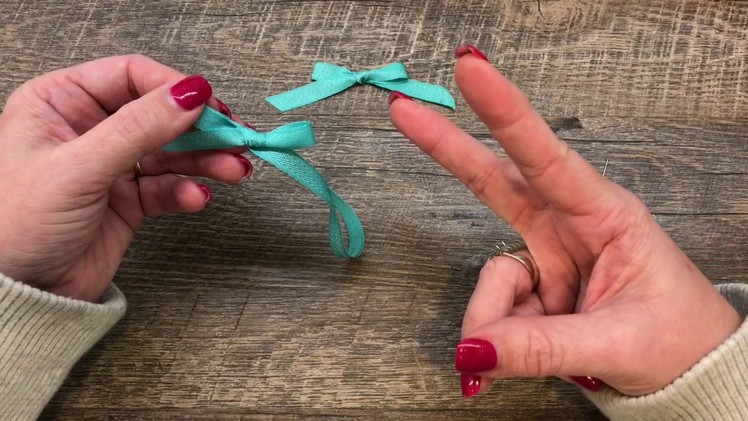 Friday Quickie Techniques and Tips: How to Tie A Bow