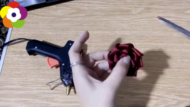 DIY Kanzashi Flower - How to Make Satin Ribbon Flowers + Tutorial !