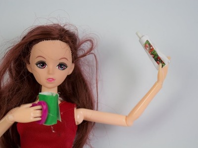 DIY Miniature Doll Toothbrush, Holder, & Working Toothpaste - Bathroom Accessories oggy shows