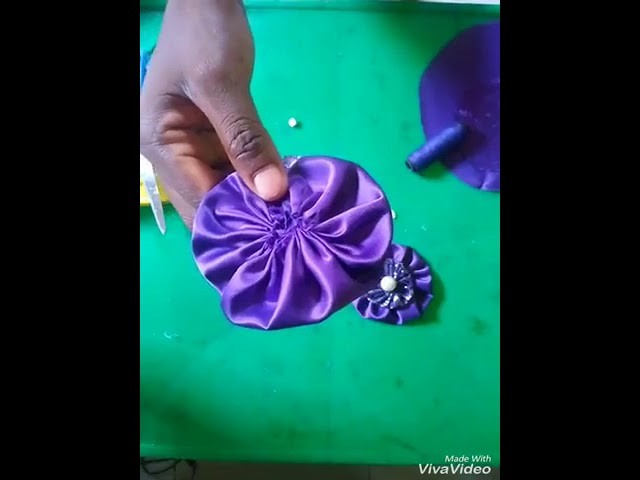 How to make Fabric Flowers - yoyo flowers.brooches