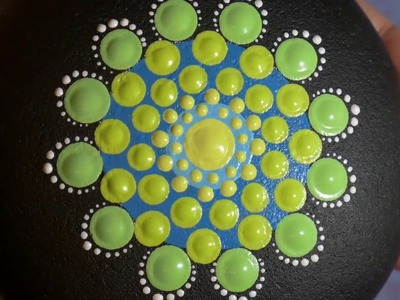 How to paint dot mandalas with Kristin Uhrig #40- Green Therapy