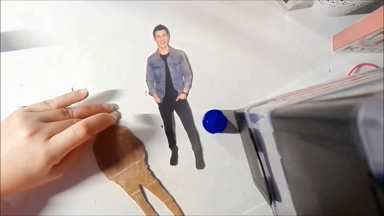 EASY! DIY Shawn Mendes room decor | Cardboard cutout. Lyrics