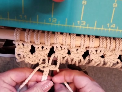 How to macrame a square knot