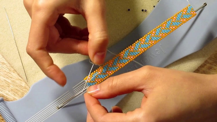 Bead loom work with a beaded border edge - How to