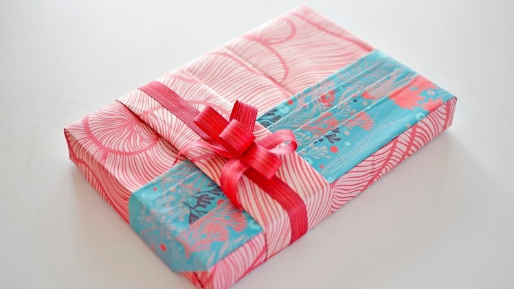 Elegant Gift Wrapping with Beautiful Underwater Flora Paper!