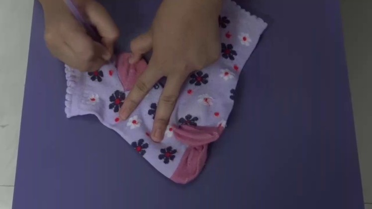 How to make gloves with old socks!
