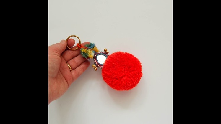 How to Make Mini Yarn Pom Poms Easy DIY.Easy to make