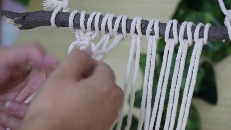 How To Use The Natural Cord To Do DIY Macrame Wall Hanging