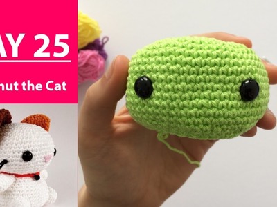 Safety eyes on coconut the cat || 100DaysOf10MinuteCrochet || Day 25
