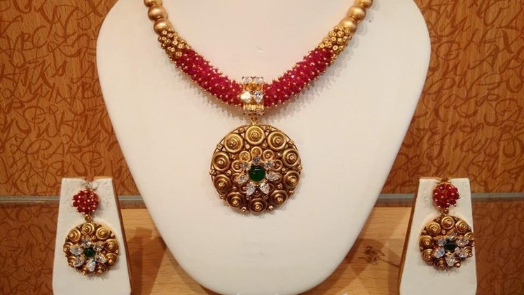 Traditional Elegant Gold Jewellery Design