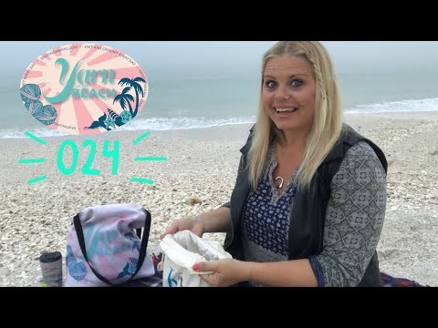 Yarn on the Beach 024