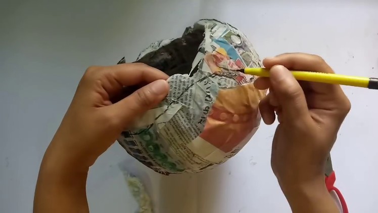 Balloon Craft With Waste Newspaper | Best Out Of Waste | CraftLas