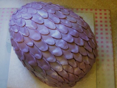How To Decorate  A Dragon Egg Cake