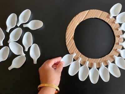 Beautiful Wall Hanging Craft Using Plastic Spoons. Paper Craft For Home Decoration. DIY Wall Decor