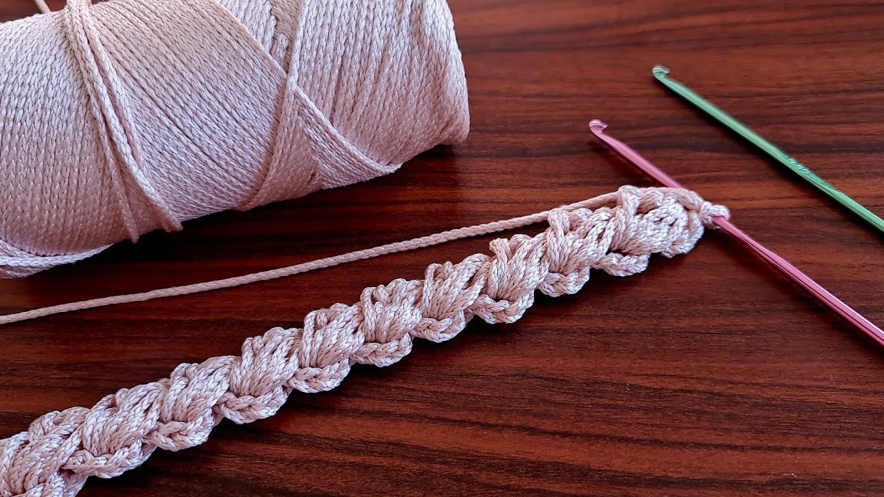 Very easy crochet cord bag handle belt accessory knitting model.Tığişi kordon çantasapı kemer modeli