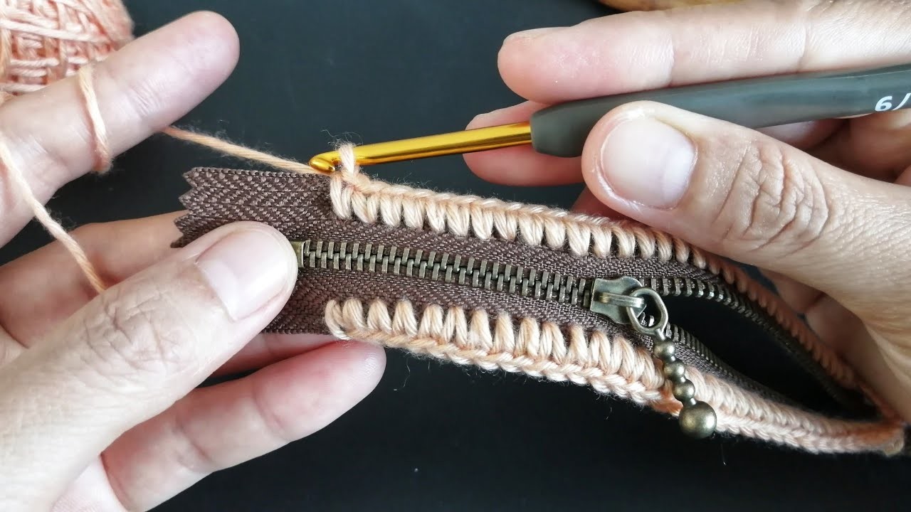 D.I.Y. Tutorial - How to Crochet Purse Bag With Zipper - Chompu Handicrafts